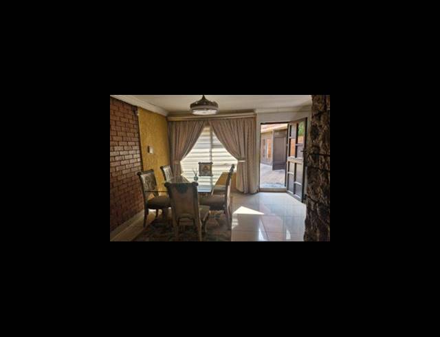 4 BEDROOM HOUSE FOR SALE IN THE ORCHARDS